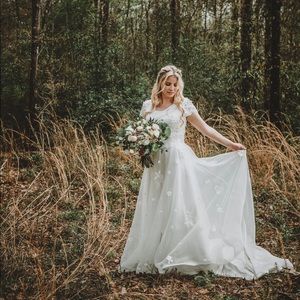 Victoria - Elizabeth Cooper Design Wedding Dress